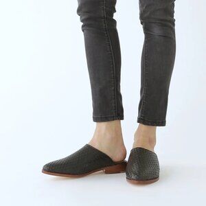 🆕 NISOLO Ama Woven Slip On Mules Flats Shoes Cushioned Black Leather 5